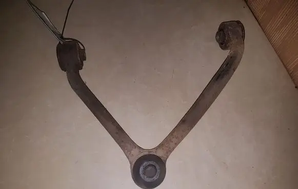 KIA Sorento Front lower control arm/wishbone