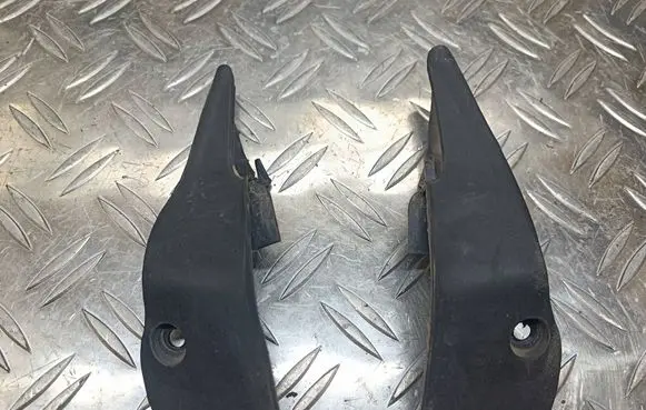 Citroen DS7 Crossback Windshield trim 9817550477 9817550377