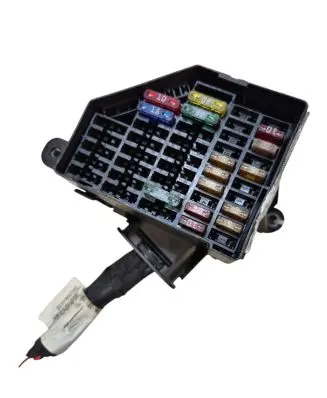 Volkswagen PASSAT B6 Fuse module 3C0880204E
