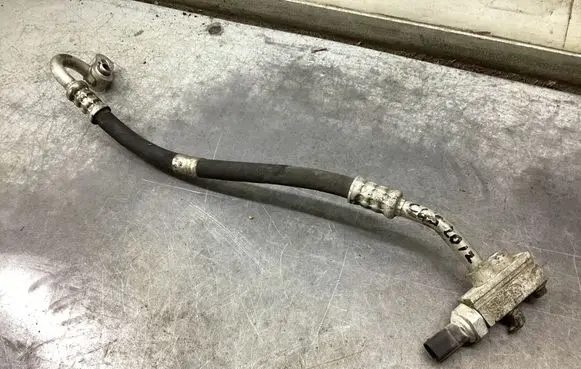 Mercedes-Benz CLS C218 X218 Pneumatic air compressor intake pipe/hose 2048305216 8301053253 A2048305216