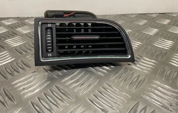 Skoda Superb B6 (3T) Dashboard side air vent grill/cover trim 3T0819702