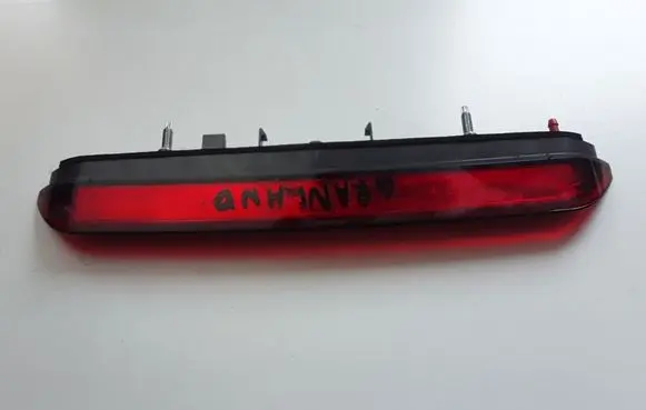 Opel Grandland X Third/center stoplight 9811951080