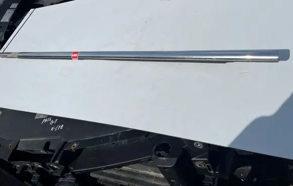 Volkswagen PASSAT B7 Front door glass trim molding 3C4837476D