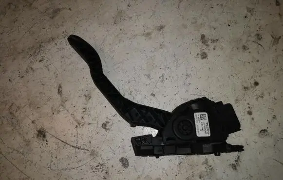 Volvo V60 Accelerator throttle pedal 31329061 A13910