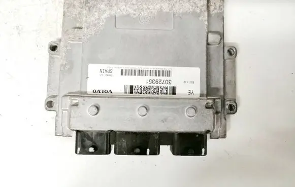 Volvo V70 Engine control unit/module 30729351