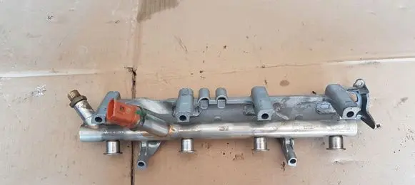 Audi A8 S8 D4 4H Fuel main line pipe 079133316BE