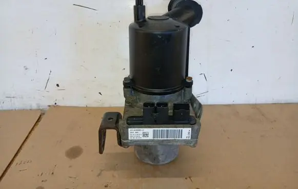 Peugeot 5008 Power steering pump 9806435680