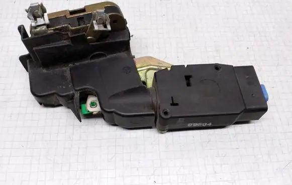 Mitsubishi Space Star Front door lock