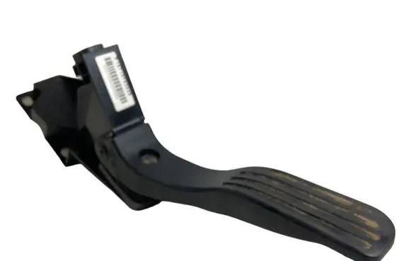 Ford Mondeo Mk III Accelerator throttle pedal 1S719F836AB 032000000200
