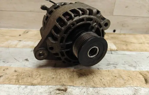 Opel Zafira B Generator/alternator