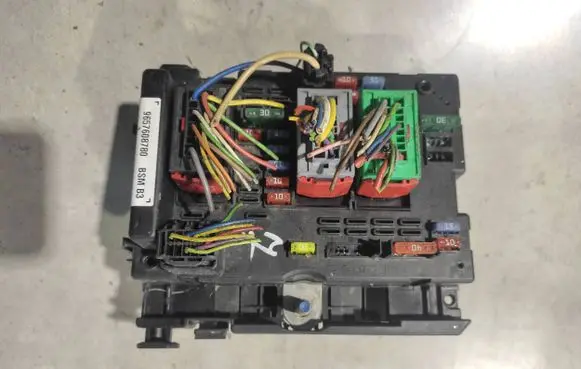 Citroen Xsara Fuse module 9657608780 45720554 4572055