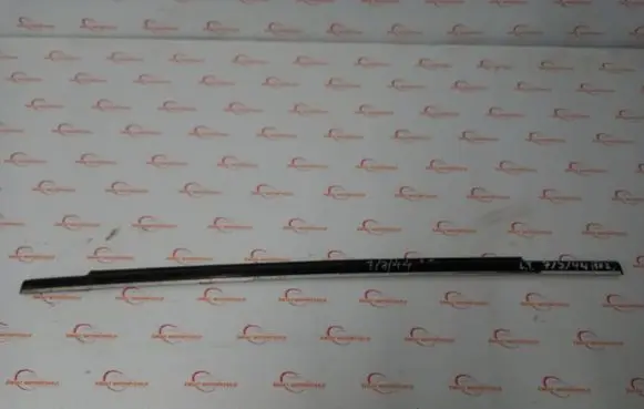 Mercedes-Benz B W245 Rear door glass trim molding A1697351565
