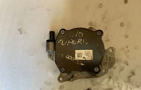 Skoda Octavia Mk2 (1Z) Vacuum pump 03L145207 03L100J
