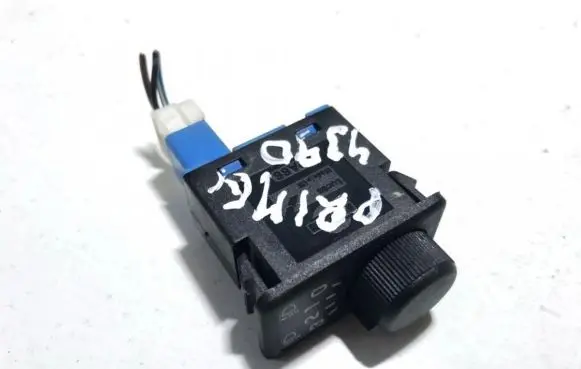 Nissan Primera Headlight level height control switch