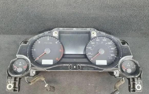 Audi A8 S8 D3 4E Speedometer (instrument cluster) 4E0920951J 4E0910951J