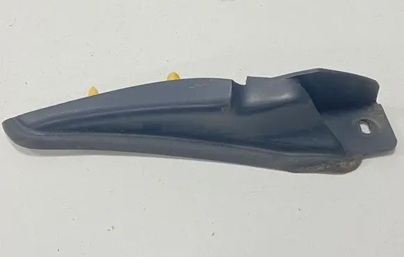 Fender trim (molding)