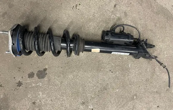 Mercedes-Benz C AMG W205 Front shock absorber with coil spring A2053208201