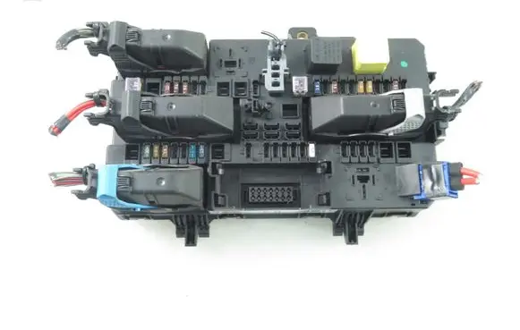 Opel Astra H Central body control module 13145017CD