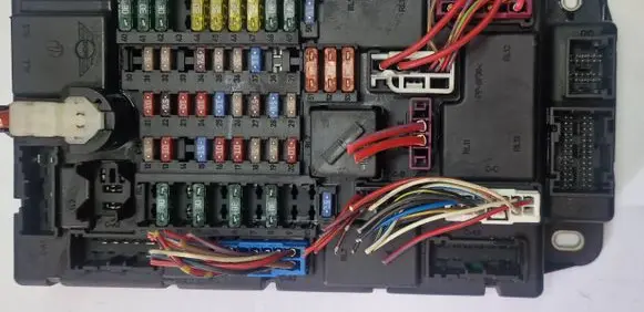 Mini One - Cooper Coupe R56 Fuse module 3455439 61353455439