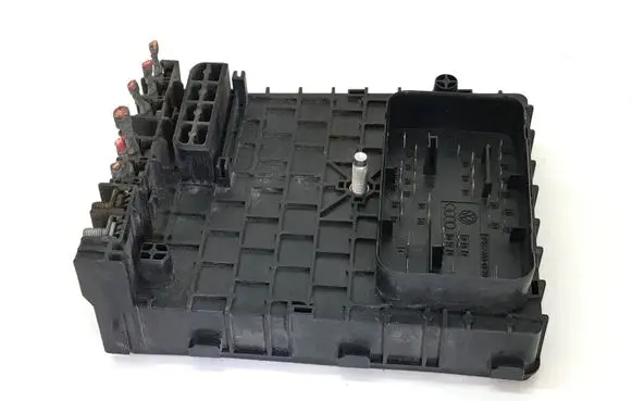 Volkswagen PASSAT B6 Fuse module 3C0937125 63592777