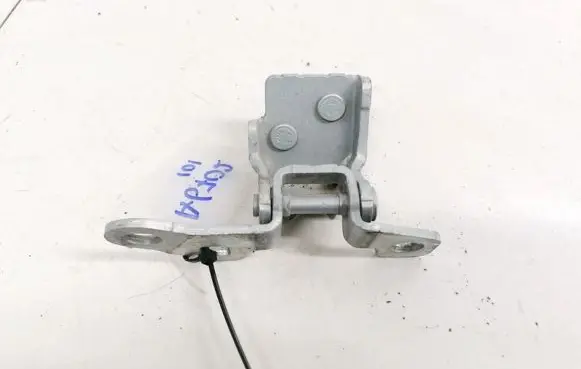 Tailgate/trunk/boot hinge