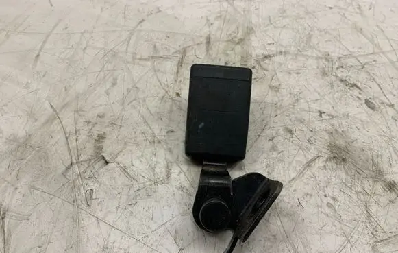 Opel Insignia A Rear seatbelt buckle 13267139 305357002