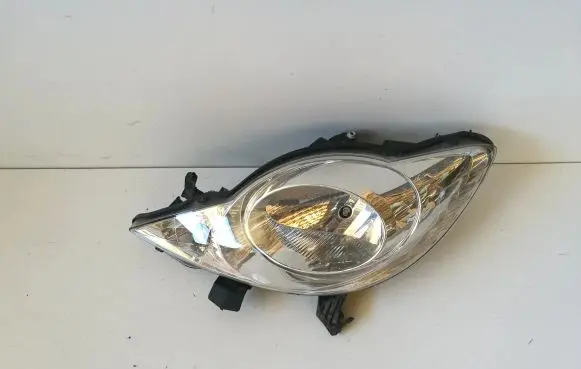 Peugeot 107 Headlight/headlamp 811500H030