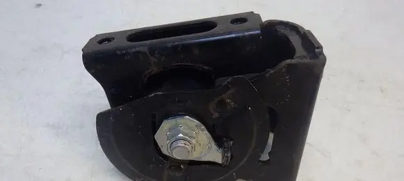 Toyota RAV 4 (XA40) Engine mount vacuum valve 