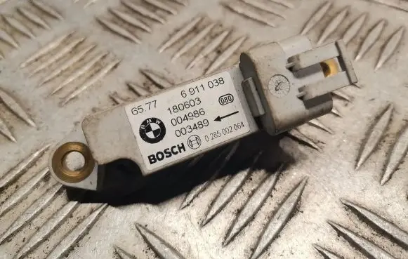 BMW X5 E53 Airbag deployment crash/impact sensor 6911038