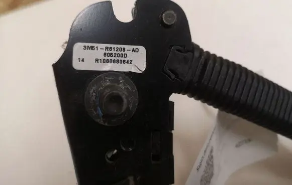 Ford Focus C-MAX Front seatbelt buckle 3M51R61208AD