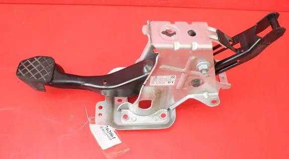 Volkswagen PASSAT B6 Accelerator throttle pedal 1K1721057N
