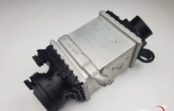 BMW X5 G05 Intercooler radiator 8660689
