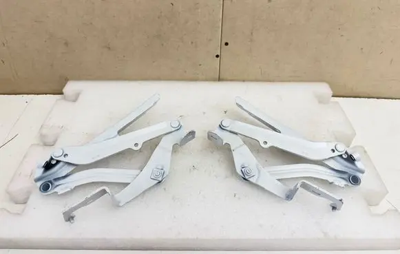 Peugeot 3008 II Engine bonnet/hood hinges 9814188880 9814189880