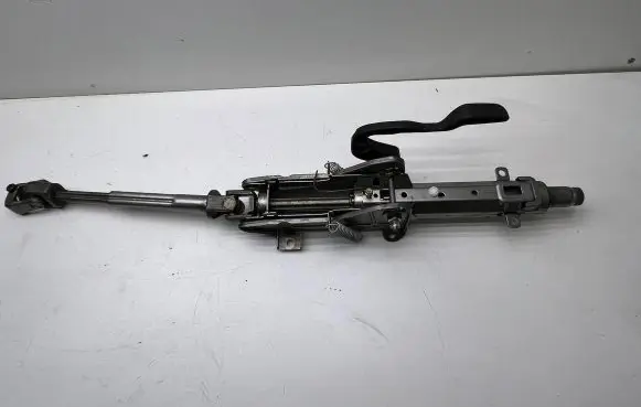 Steering wheel axle set