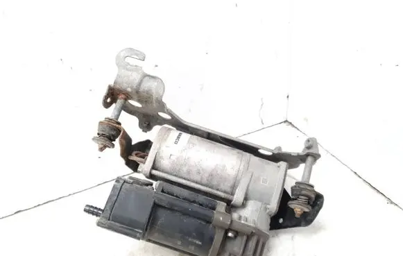 Mercedes-Benz C W205 Air suspension compressor A2001529 347500 30453