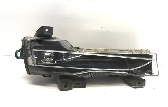 Tesla Model 3 Front fog light 162479800A 04282022 DC522118B00339