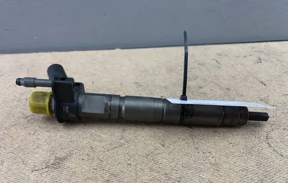 BMW X3 F25 Fuel injector 13537823461 7823461 13537823462