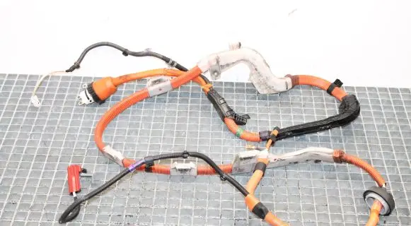 Toyota Prius (XW30) Positive cable (battery) 8216447070