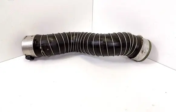 Intercooler hose/pipe
