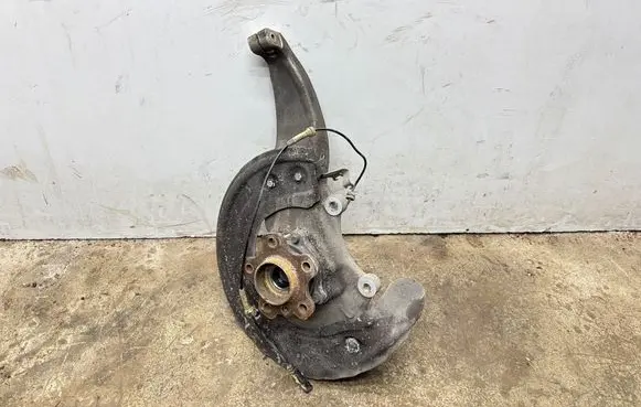 BMW 5 G30 G31 G38 Front wheel hub spindle knuckle 