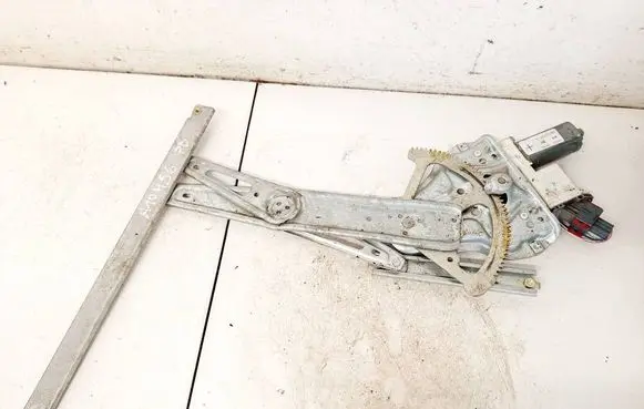 Toyota Avensis T250 Sliding door window regulator with motor 