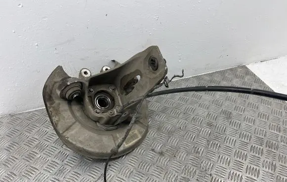 BMW 5 E60 E61 Rear wheel hub spindle/knuckle 6770925