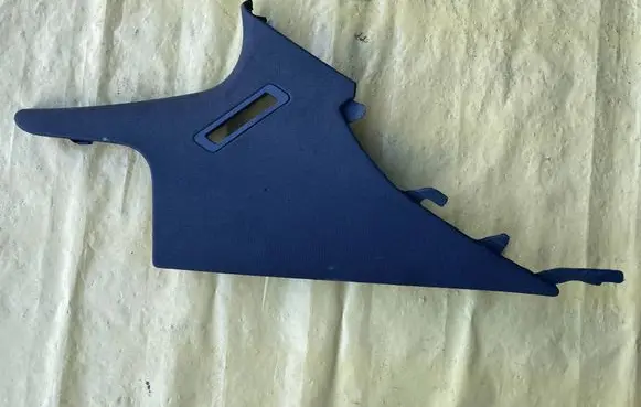 Mercedes-Benz C AMG W204 (D)pillar trim (top) A2046900725