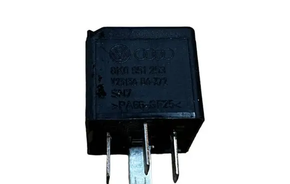 Audi Q7 4L Other relay 8K0951253 V23136B6172