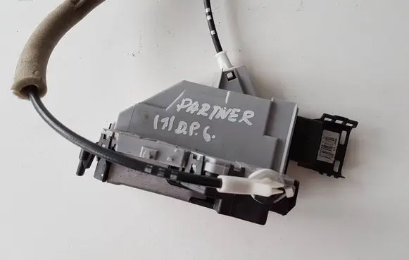 Peugeot Partner Sliding door lock PSA828416 A01841
