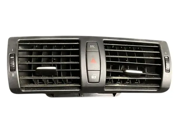 BMW 1 E81 E87 Dash center air vent grill 705918912