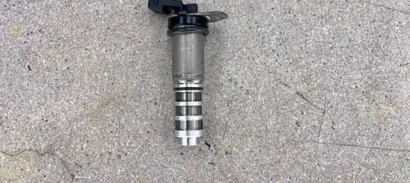 BMW M5 Camshaft vanos timing valve 8605123 11368605123