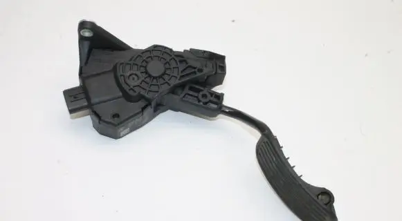 Toyota C-HR I Accelerator throttle pedal 78110F4042