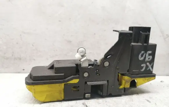 Volvo XC90 Rear door lock 30663046