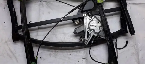 Audi A4 S4 B5 8D Sliding door window regulator with motor 113846101 05071901